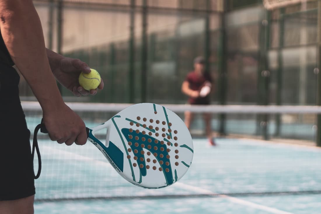 mantenimiento de una pista de pádel